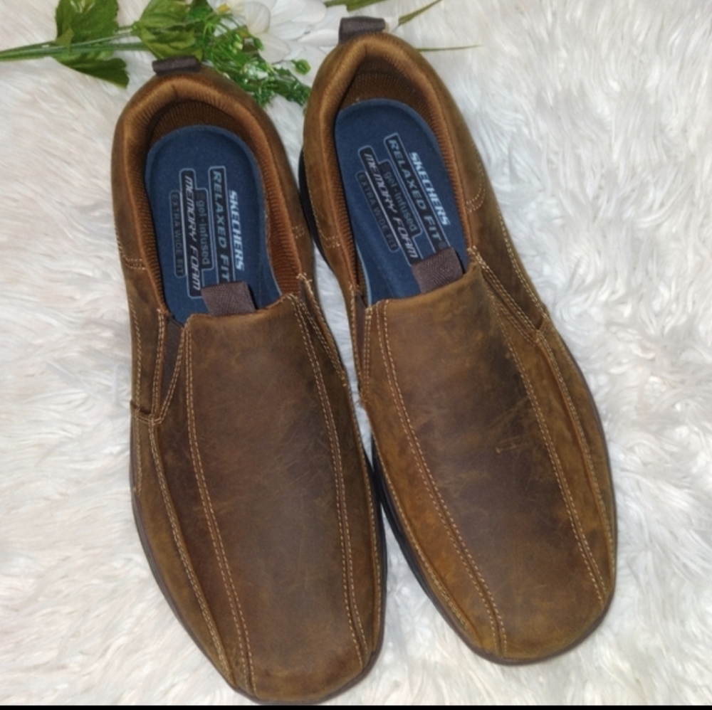 New Skechers Men's 12 Leather Brown Relaxed Fit Gel Memory Foam Slip On Loafer